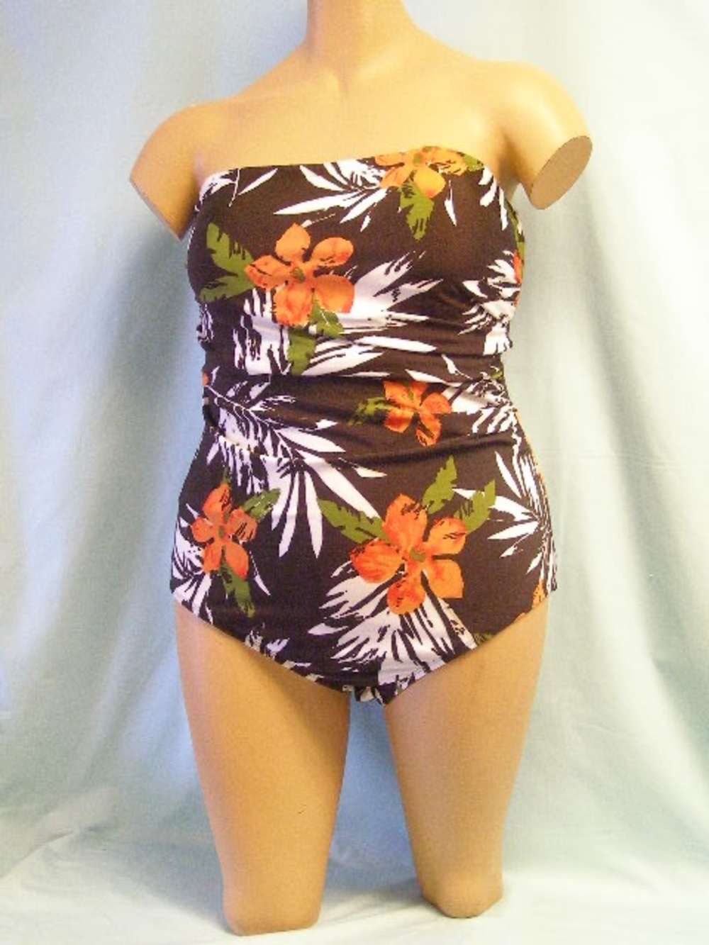 NWT Ceeb bandeau swimsuit plus size